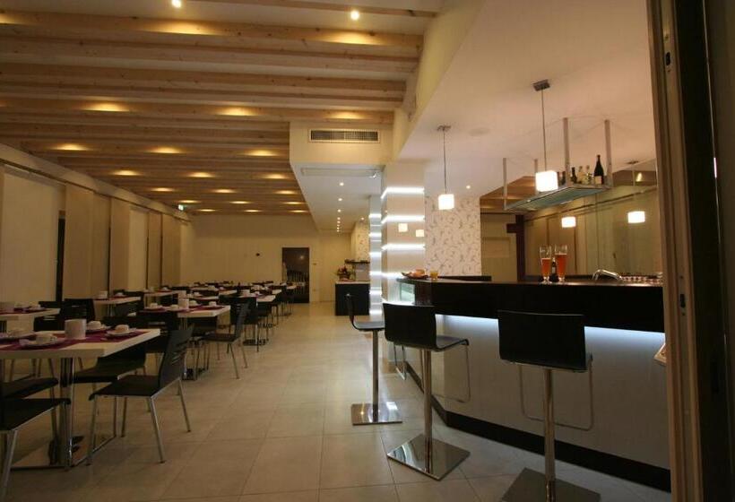 هتل Primavera Apartmentsuites