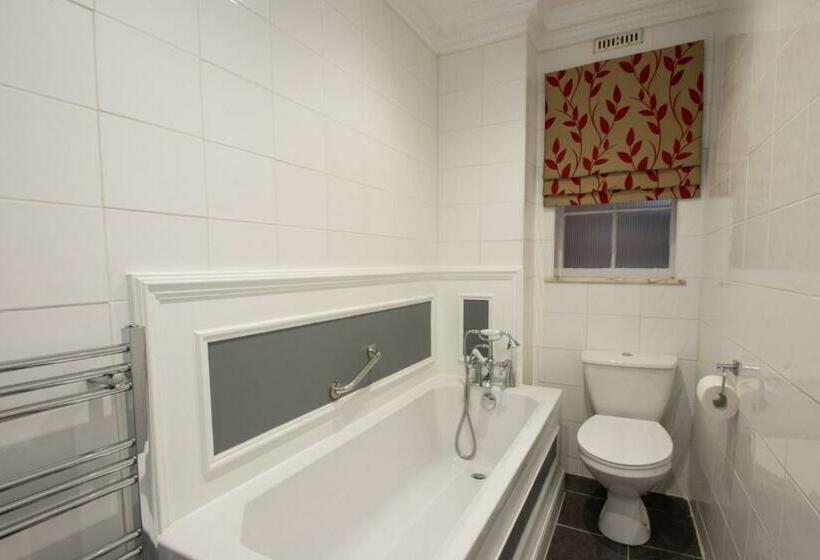 בית מלון כפרי The Town House