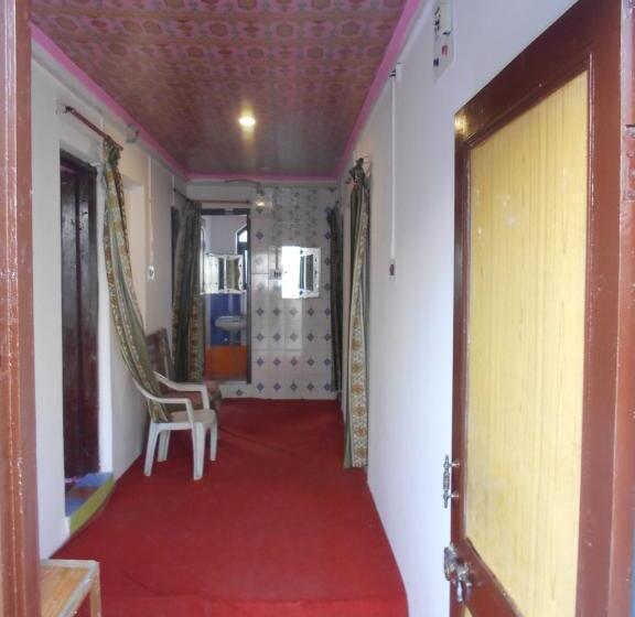 ペンション Alamdar Guest House