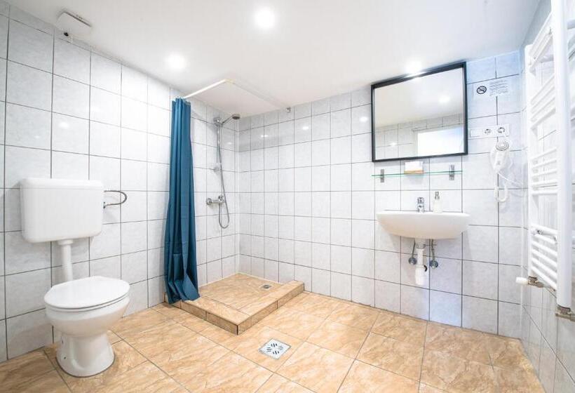 پانسیون Chesscom Guesthouse