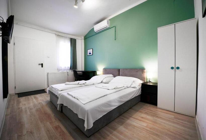 ペンション Chesscom Guesthouse