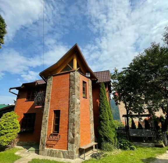 بنسيون Girske Povitria Cottage