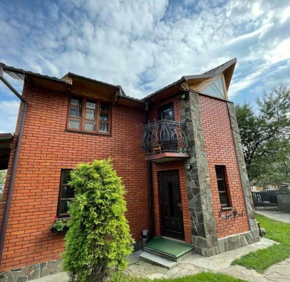 پانسیون Girske Povitria Cottage