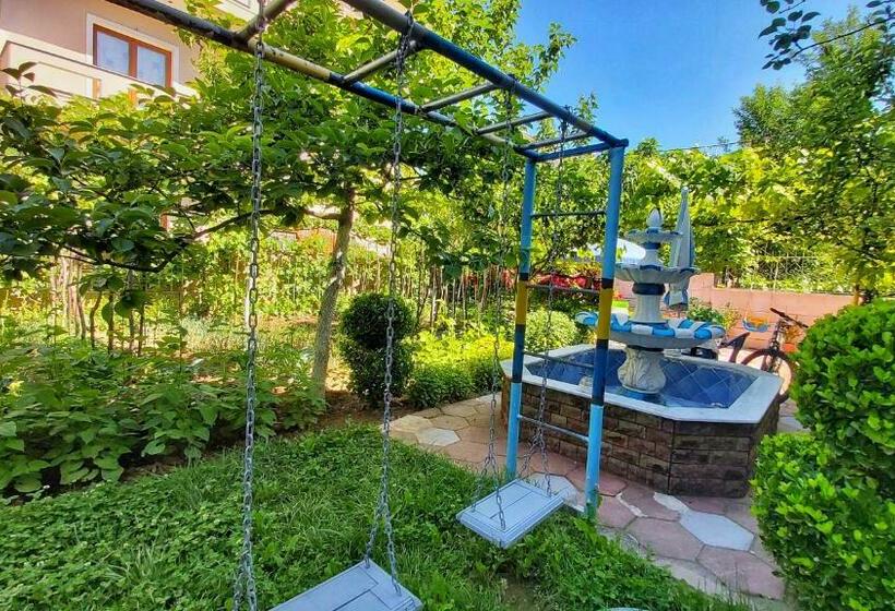 פנסיון Guest House Pogradeci