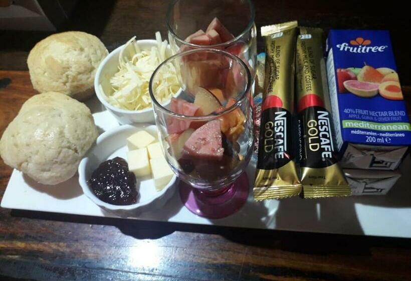 פנסיון Hartbeespoortdam Lodge