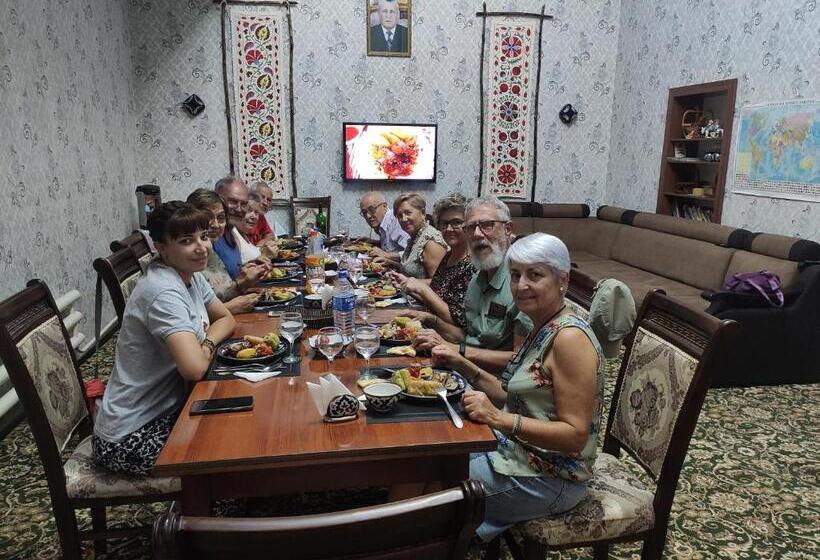 ペンション Islam Khodja