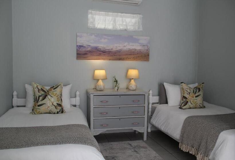 פנסיון @karoo Guesthouse