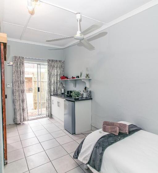 פנסיון @karoo Guesthouse