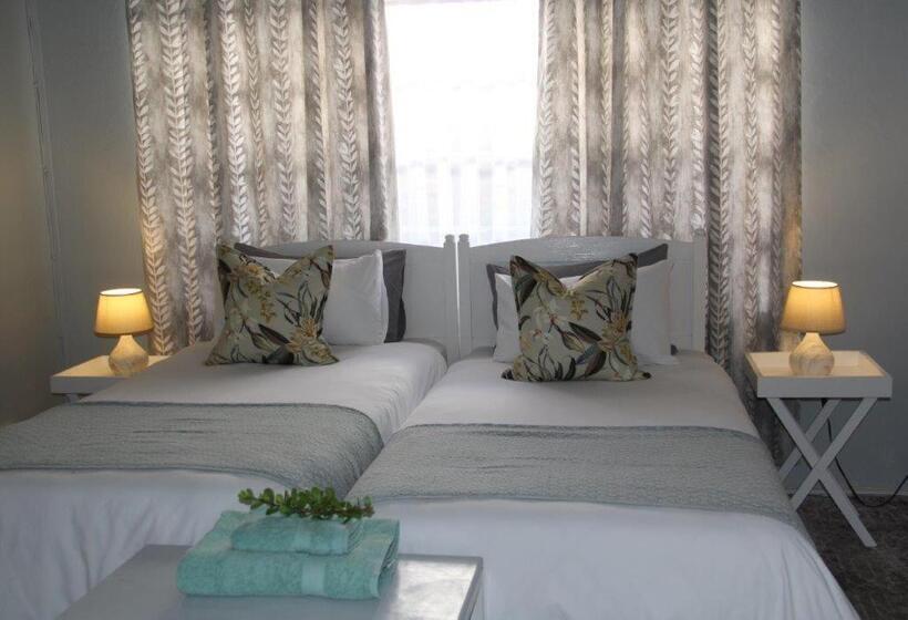 פנסיון @karoo Guesthouse