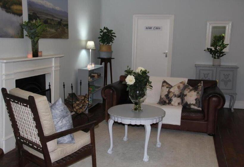 פנסיון @karoo Guesthouse