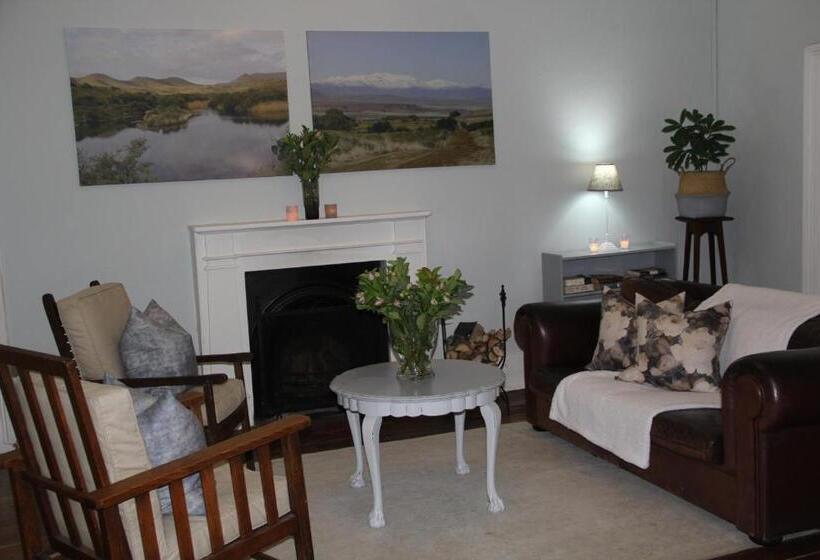 פנסיון @karoo Guesthouse