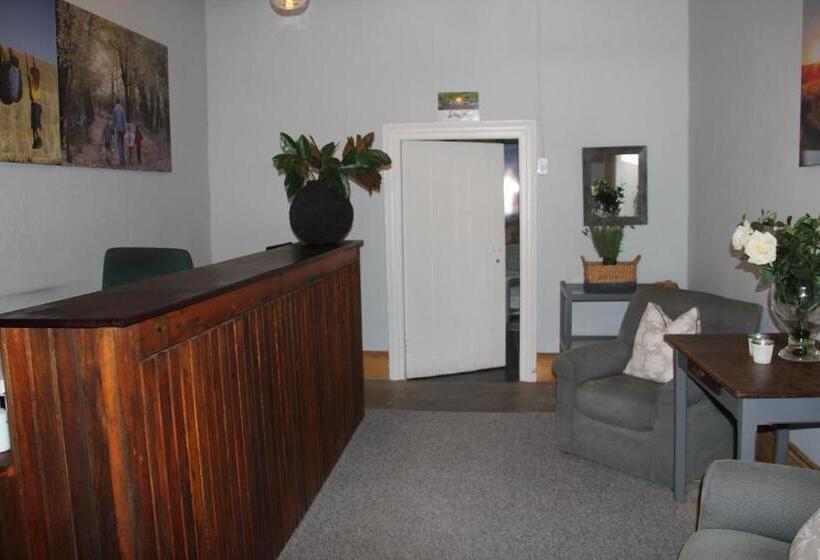 פנסיון @karoo Guesthouse