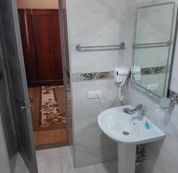 膳宿费 Kazbegi Guide