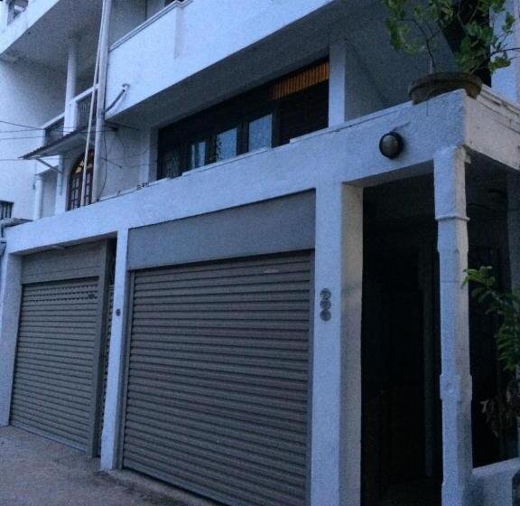 پانسیون Rr House