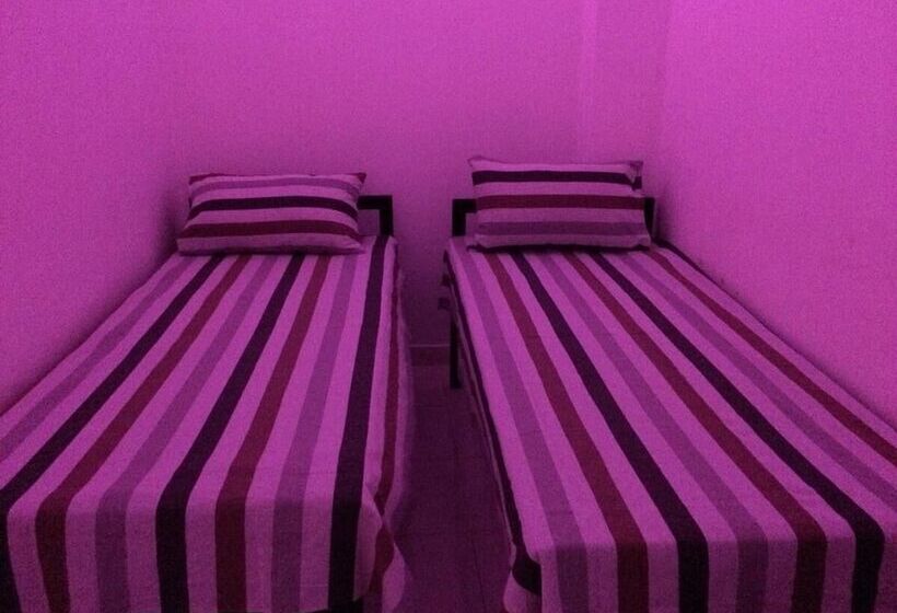 پانسیون Rr House