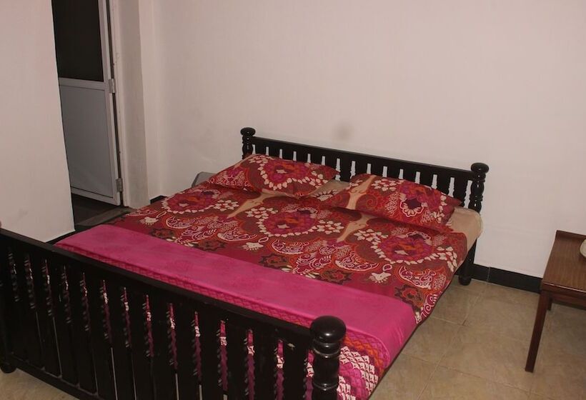 پانسیون Rr House