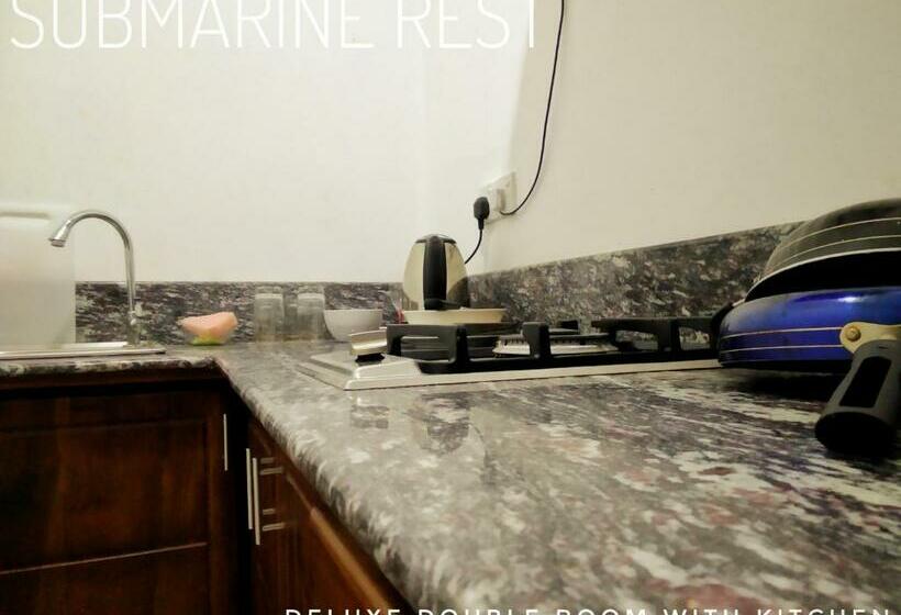 بنسيون Submarine Rest