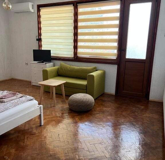 ペンション White Guest House 2