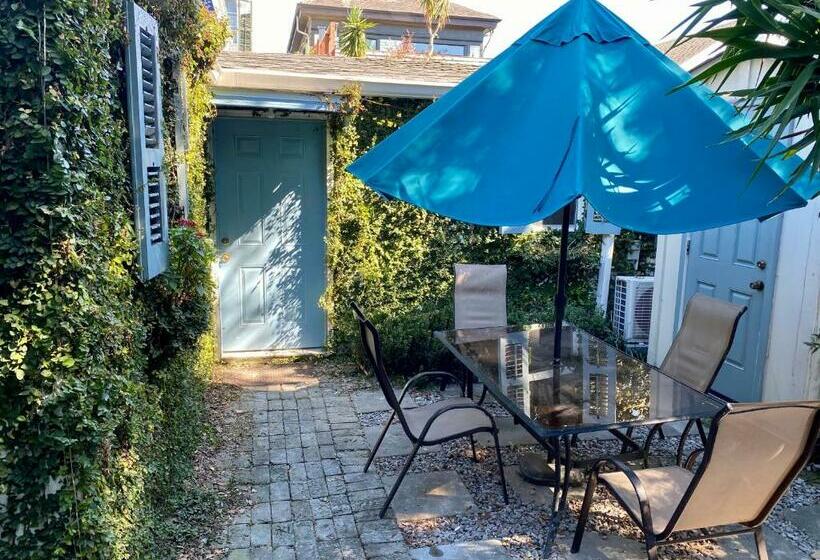 호스텔 Antonine Apartment Upper Garden District