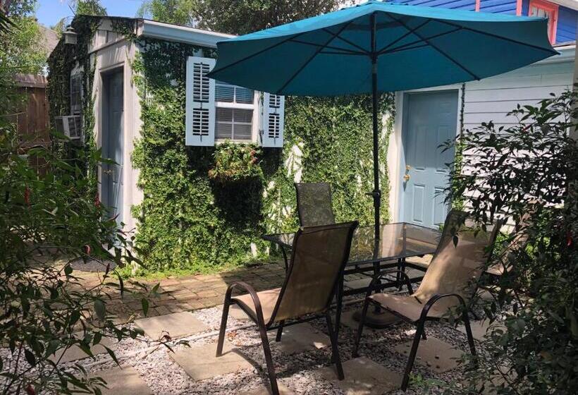 호스텔 Antonine Apartment Upper Garden District