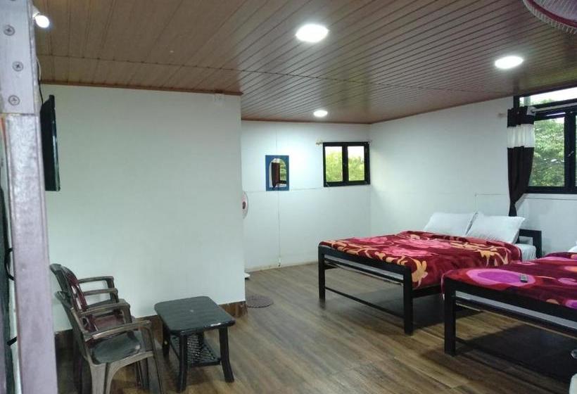 Общежитие Green Hills Farm And Guest House