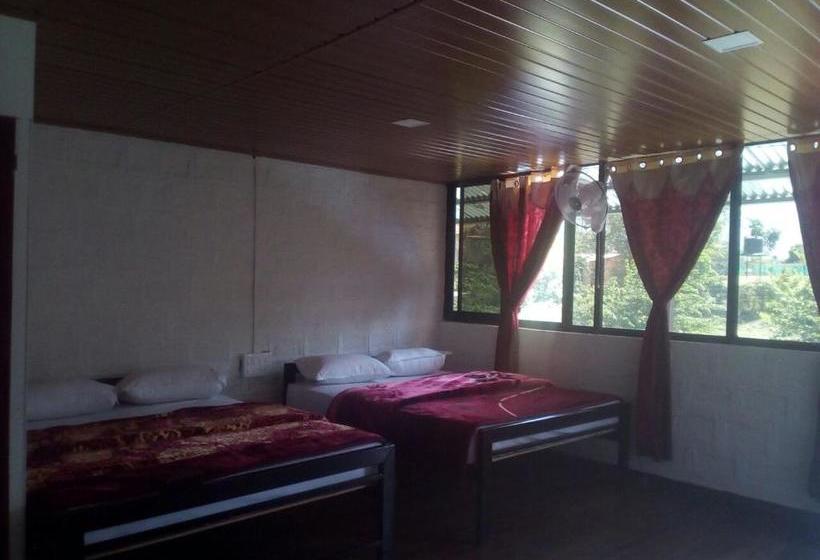 Общежитие Green Hills Farm And Guest House