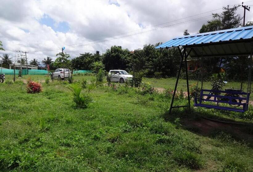 Общежитие Green Hills Farm And Guest House