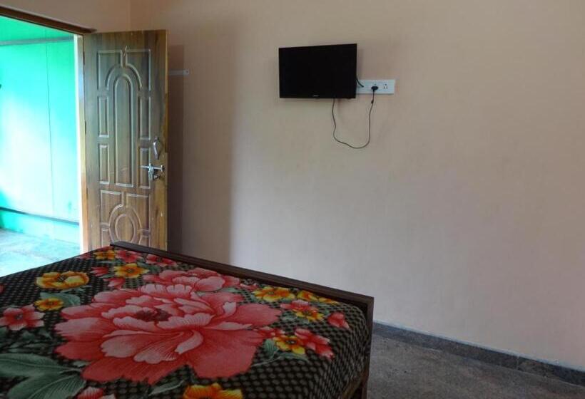 Общежитие Green Hills Farm And Guest House