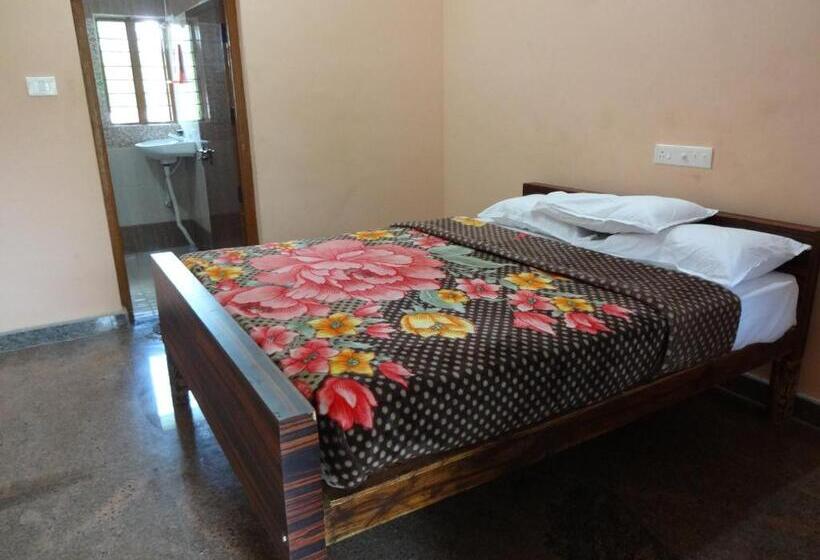 Общежитие Green Hills Farm And Guest House