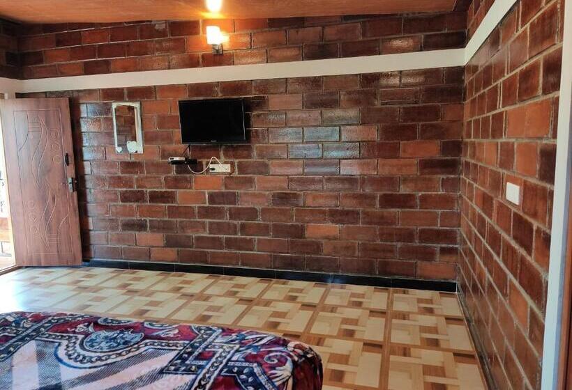 Общежитие Green Hills Farm And Guest House