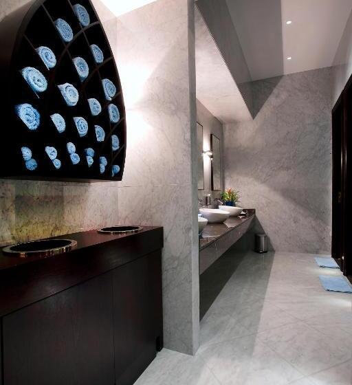 Bab Al Qasr Residence