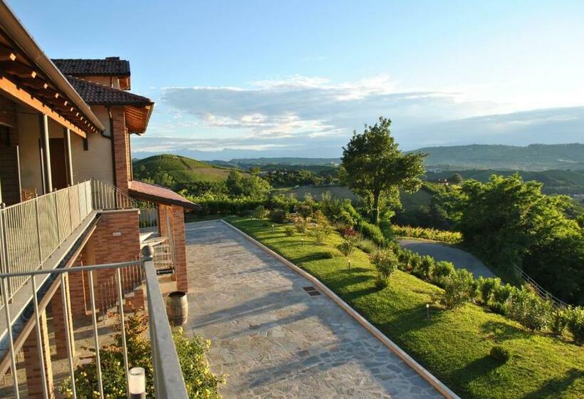 مبيت وإفطار Casa Castella   Adults Only   Langhe