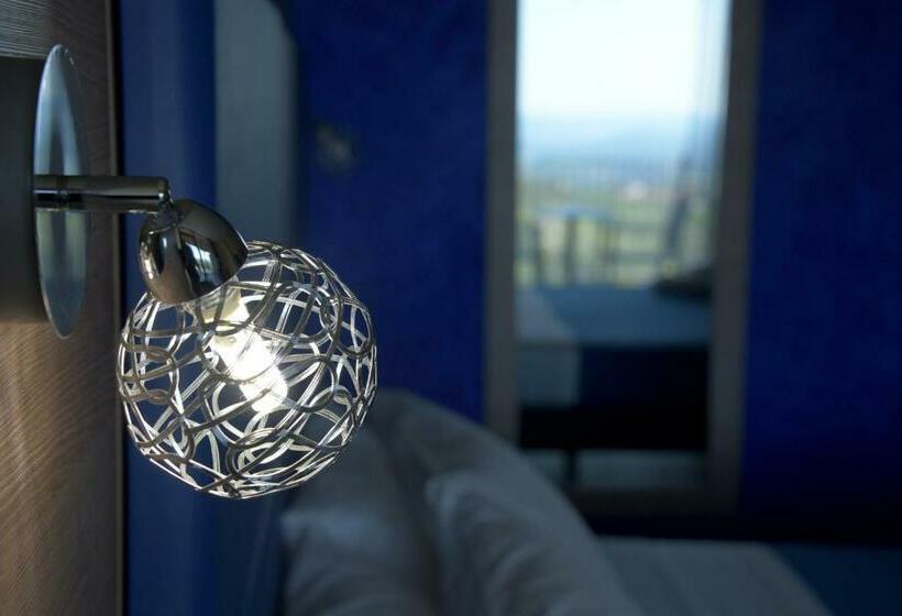 مبيت وإفطار Casa Castella   Adults Only   Langhe