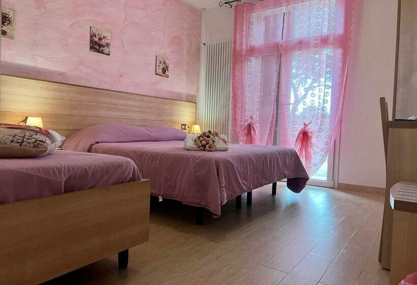 فندق Agriturismo Le Essenze   Terrazza Sulla Romagna