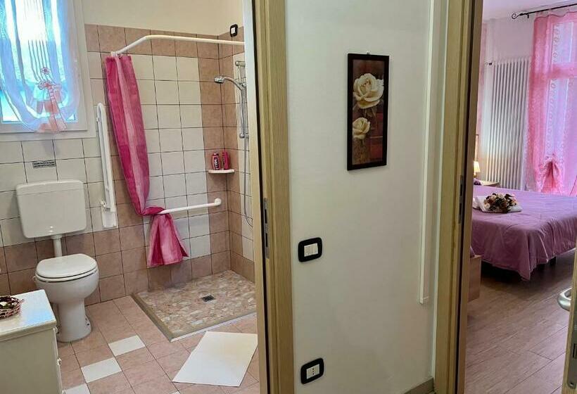 فندق Agriturismo Le Essenze   Terrazza Sulla Romagna