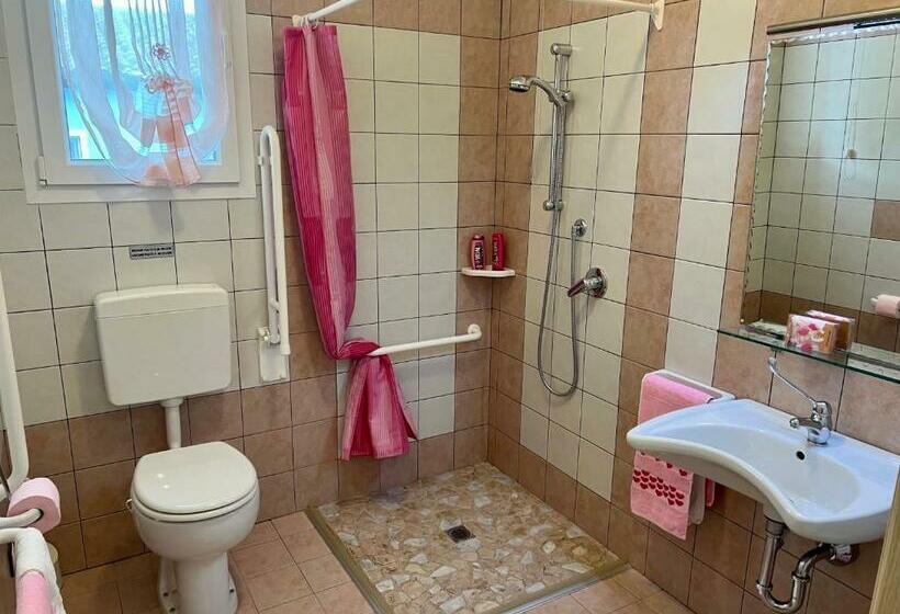 فندق Agriturismo Le Essenze   Terrazza Sulla Romagna