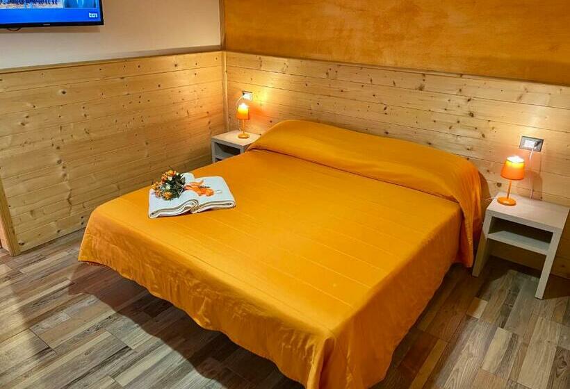 فندق Agriturismo Le Essenze   Terrazza Sulla Romagna