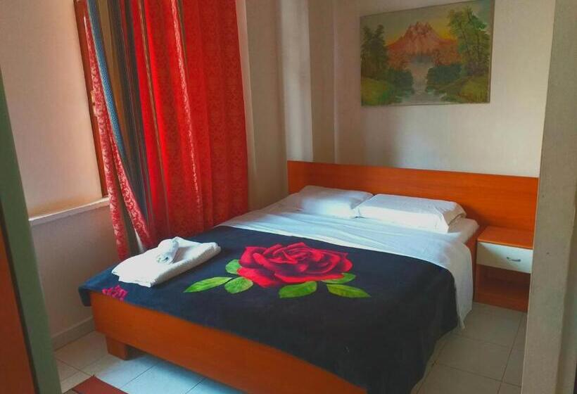 בית מלון כפרי Central