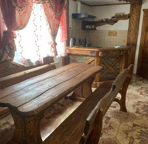 پانسیون садиба зґарда