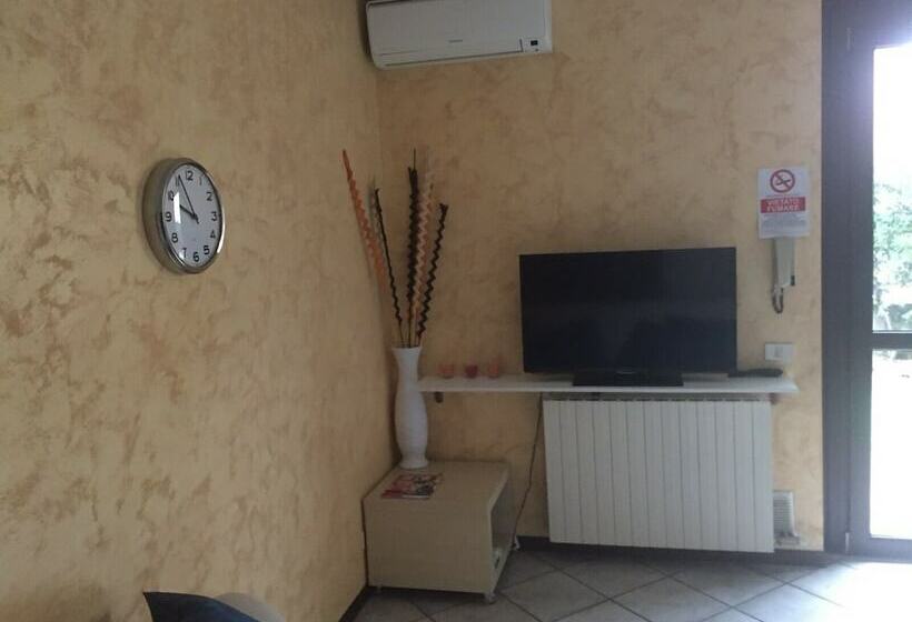 Пансион Airport Rooms Orio