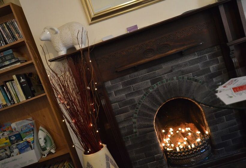 Пансион All Seasons Rest