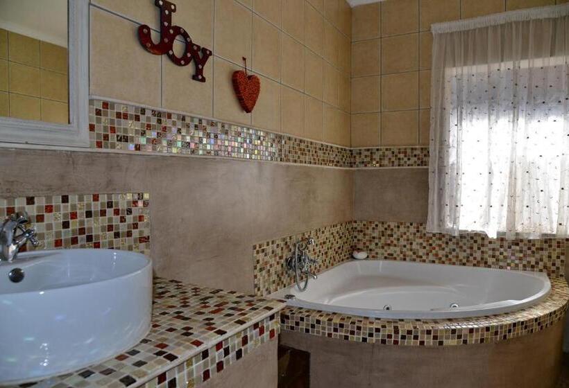 פנסיון Annie's Boutique Guesthouse And Garden Spa