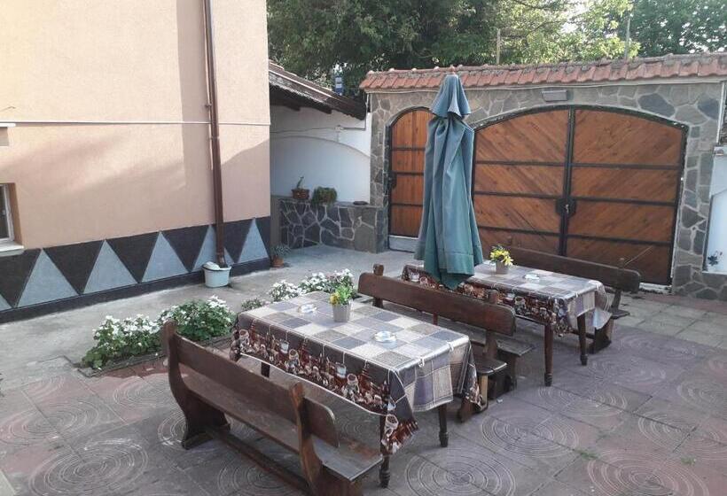 پانسیون Bubolina House