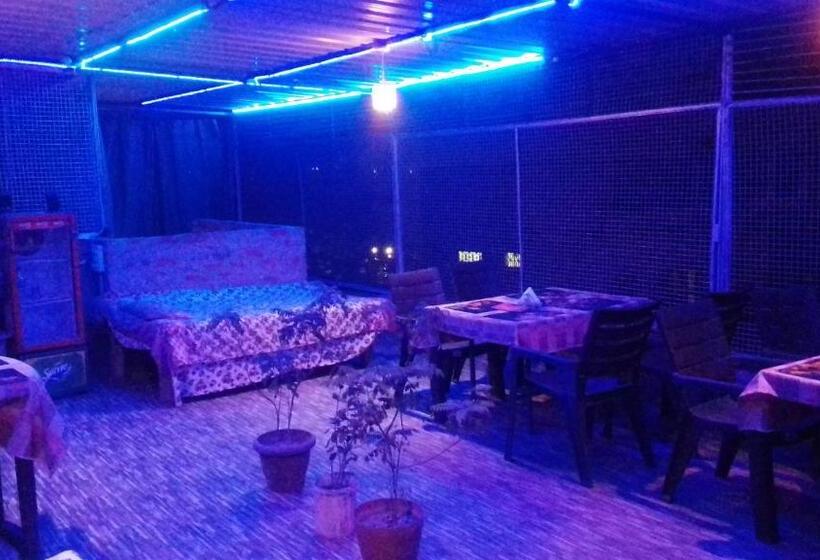 ペンション Buddha Guest House