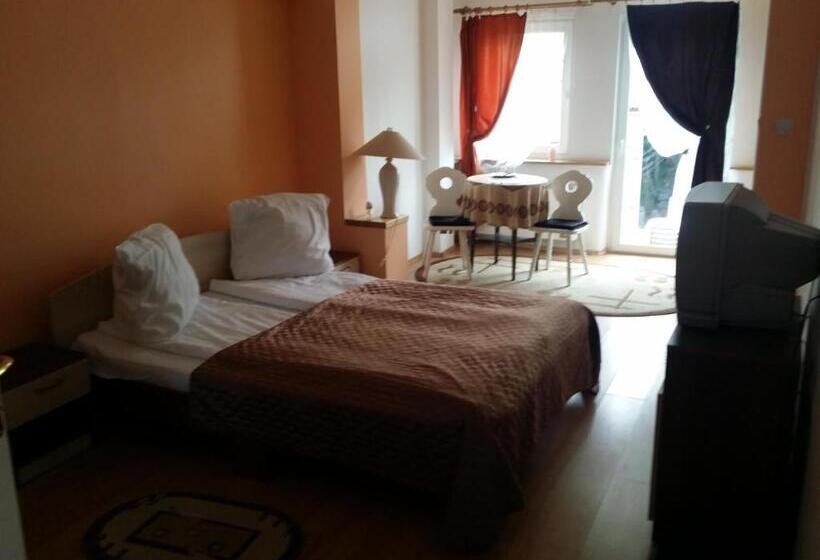 بنسيون Casa Anda