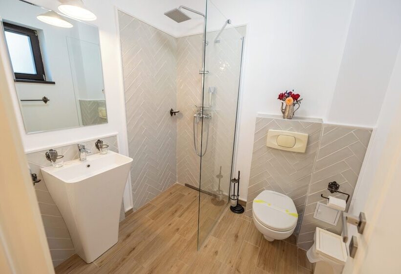 Пансион Casa Din Bran Inn Center