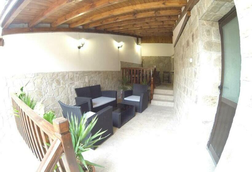 פנסיון Ego 2 Guesthouse