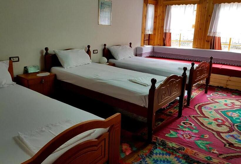 بنسيون Eva Guesthouse