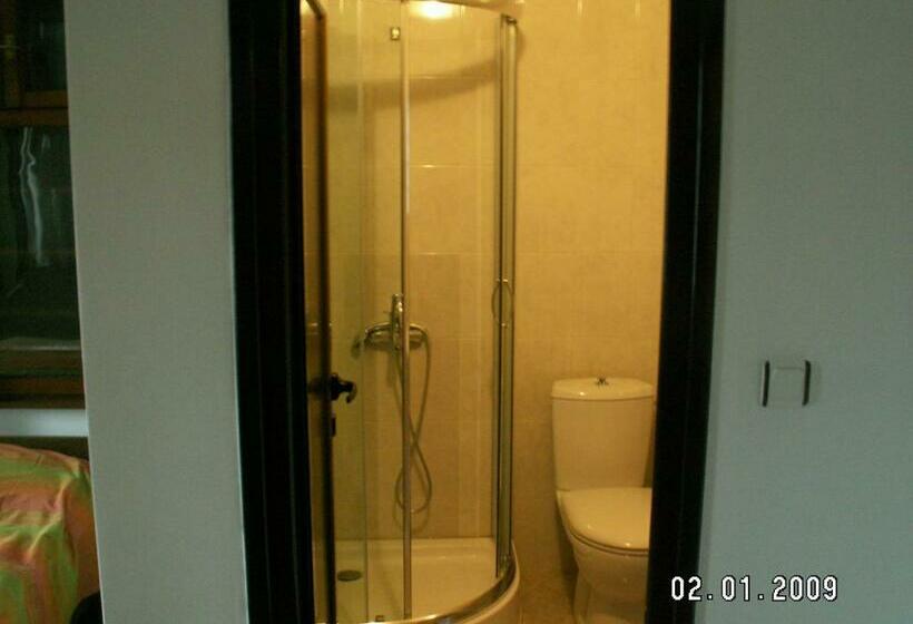 פנסיון Guest House The House