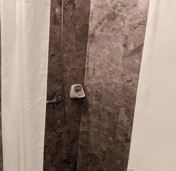 پانسیون Manakin Hostal & Resto